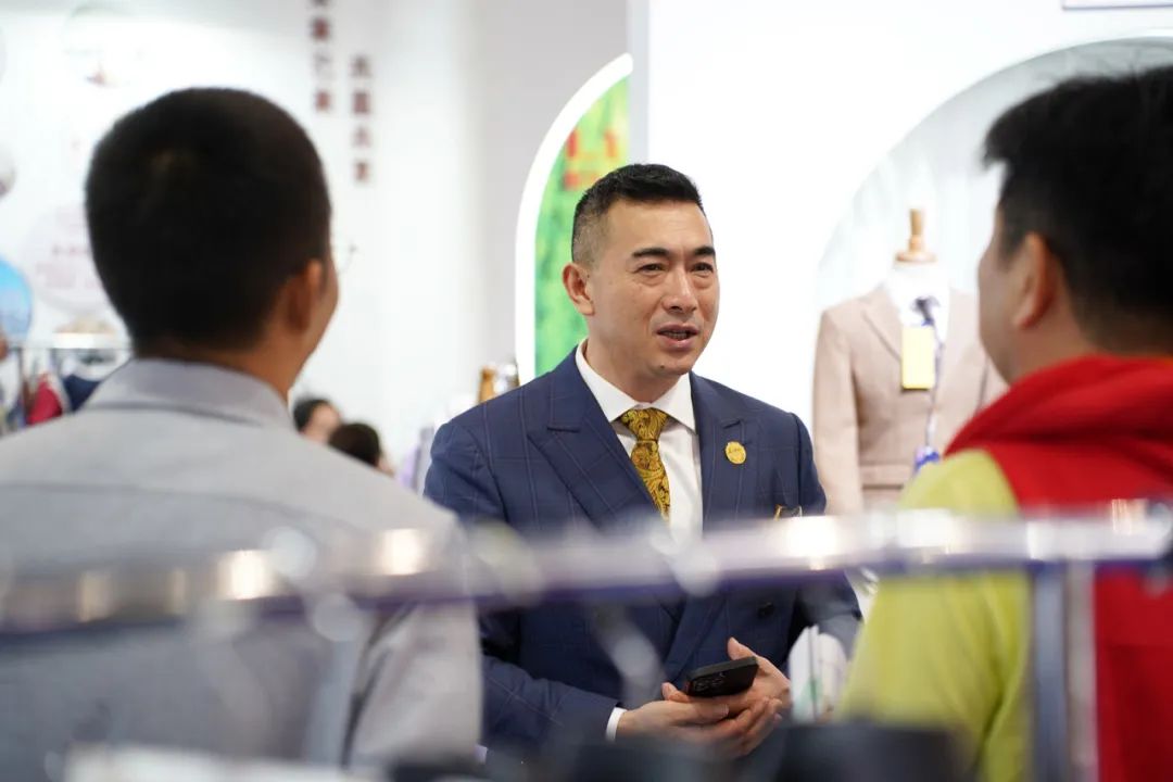 花季传媒网站链接免费校服品牌名企·备受瞩目.jpg