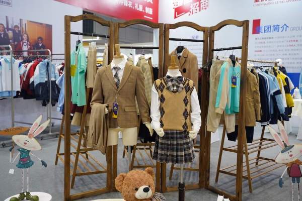 花季传媒网站链接免费校服定制展示.JPG